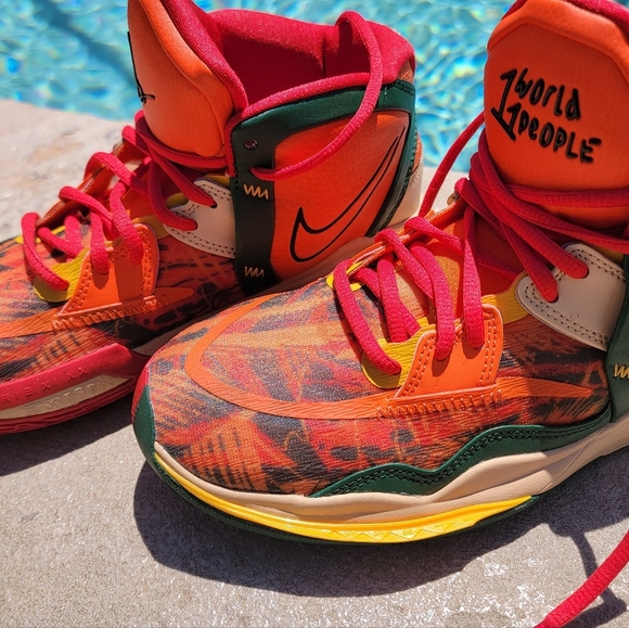 Nike Kyrie Infinity 1 World 1 People Size 6.5Y US Boys Gradeachool Size - Picture 4 of 11